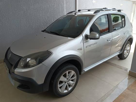 RENAULT SANDERO 1.6 STEPWAY 8V FLEX 4P MANUAL RENAULT SANDERO 1.6 STEPWAY 8V FLEX 4P MANUAL